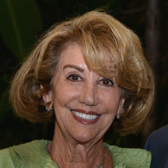 Meet your Posher, Bobbi - Picture 1 of 8